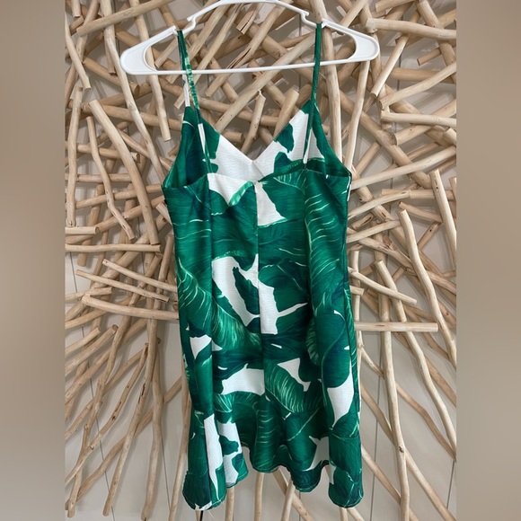 NWOT YIYIMEI Banana Leaf Print Ruffle Hem Dress - Picture 6 of 7